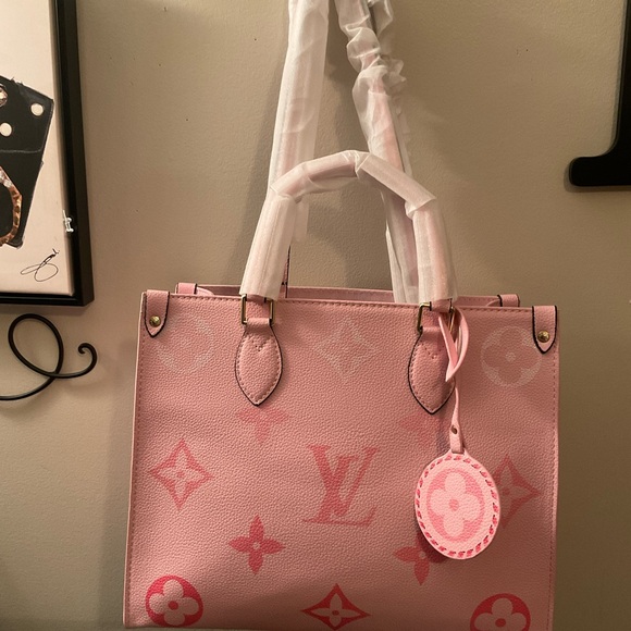 New Pink Handbag - Picture 2 of 5